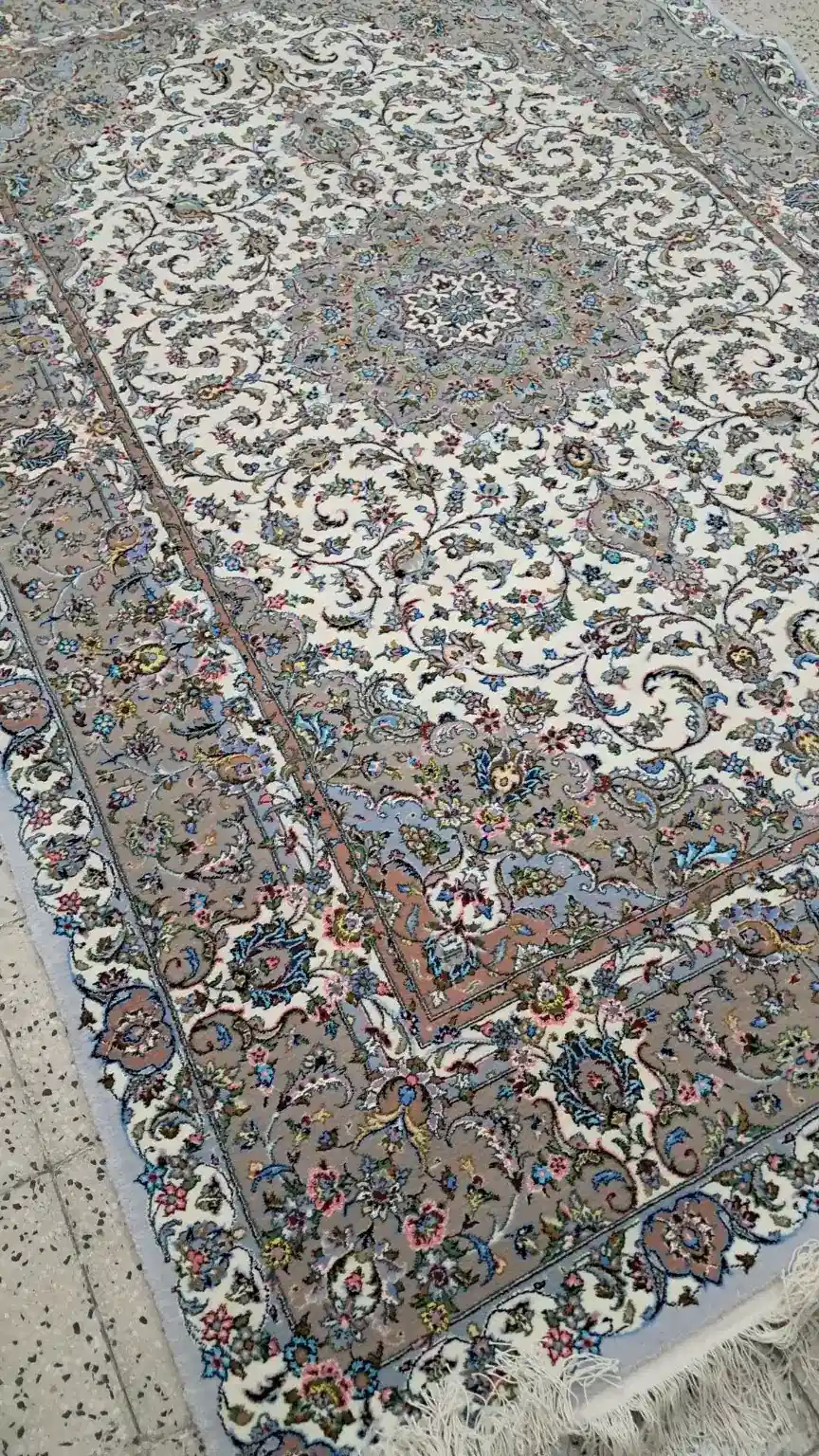 Kashan Persian Handmade Carpet — Pearl Rosette — 300 × 400 cm — image 3