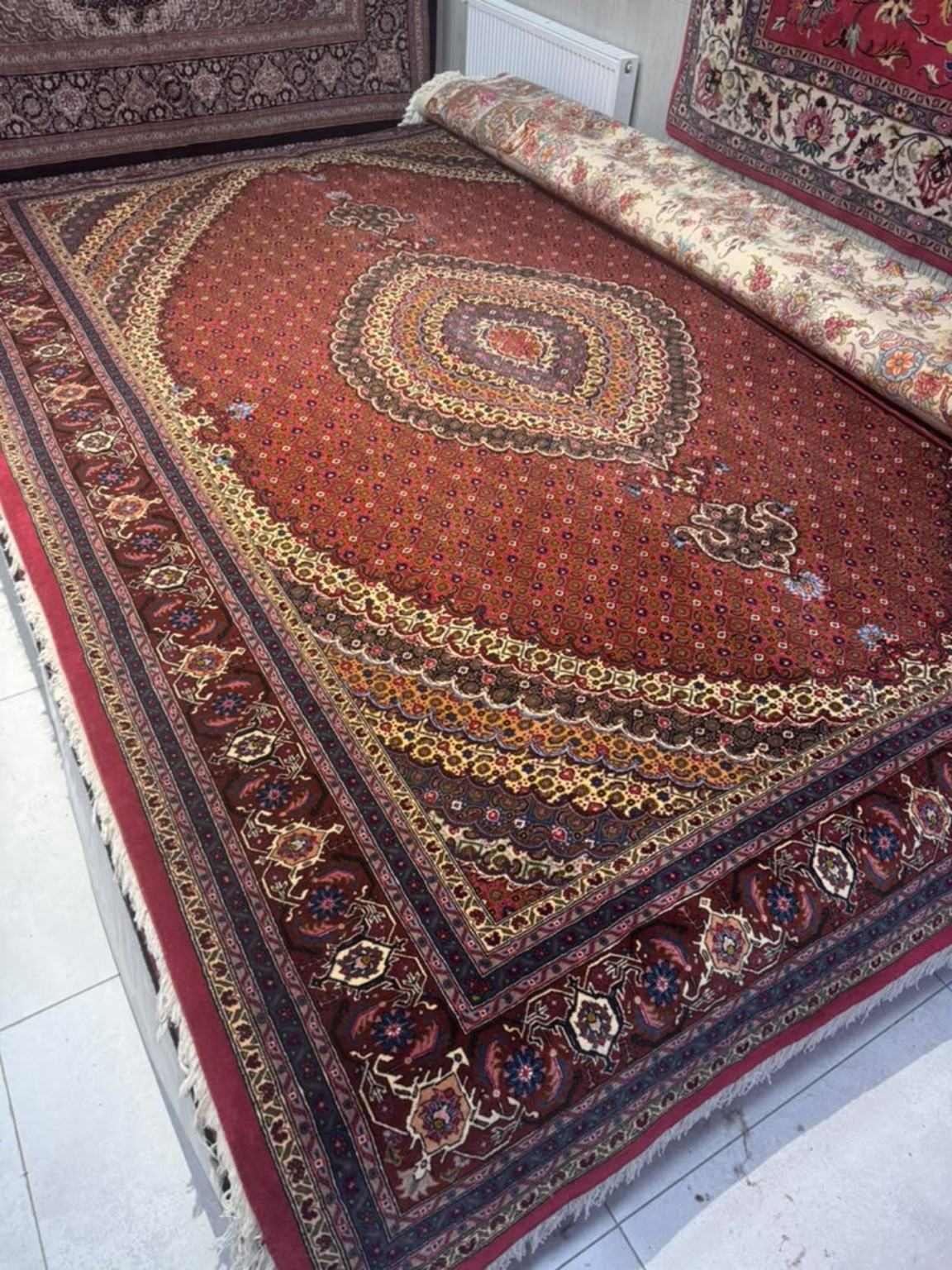 سجادة أردبيل الفارسية  — ماهي ياقوتي